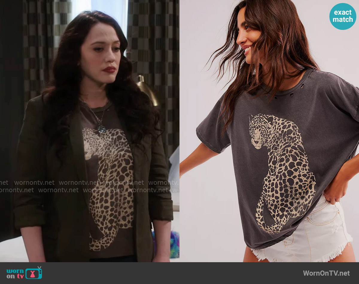 Promesa Leopard Tee worn by Riley (Kat Dennings) on Shifting Gears