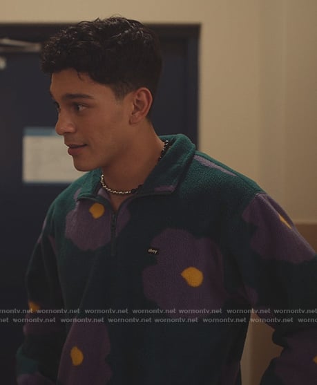 Q’s green floral print sweater on XO Kitty