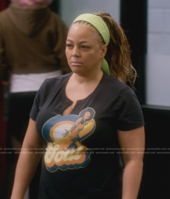 Regina’s soul graphic tee on The Upshaws