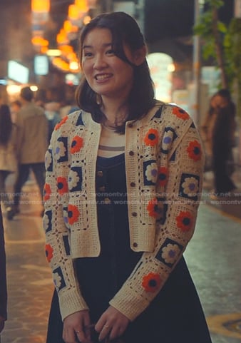 Stella’s floral crochet cardigan on XO Kitty