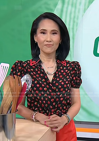 Vicky’s black fruit print puff sleeve top on Today
