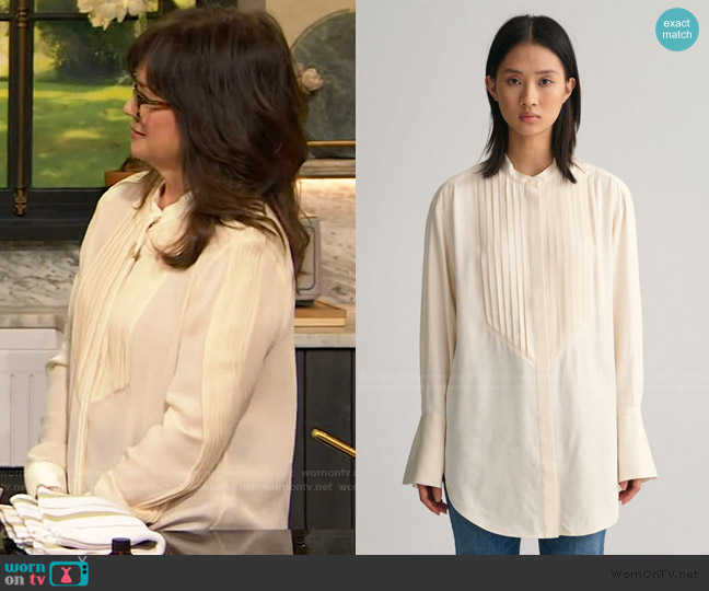 Relaxed Fit Tuxedo Shirt worn by Valerie Bertinelli on The Drew Barrymore Show