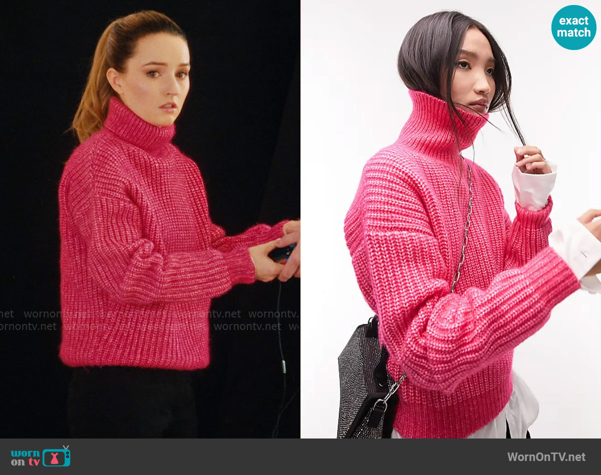 Topshop Knit Cropped Roll Neck Sweater in Pink worn by Belle Gibson (Kaitlyn Dever) on Apple Cider Vinegar