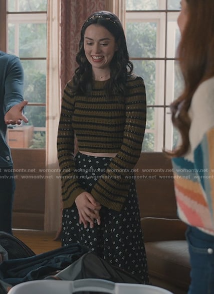 Annie’s green striped sweater and floral skirt on Sweet Magnolias
