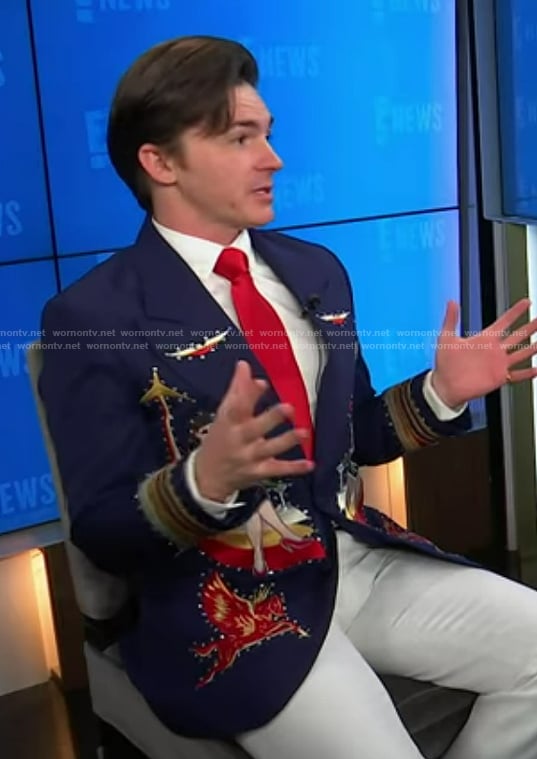 Drake Bell’s embroidered blazer on E! News
