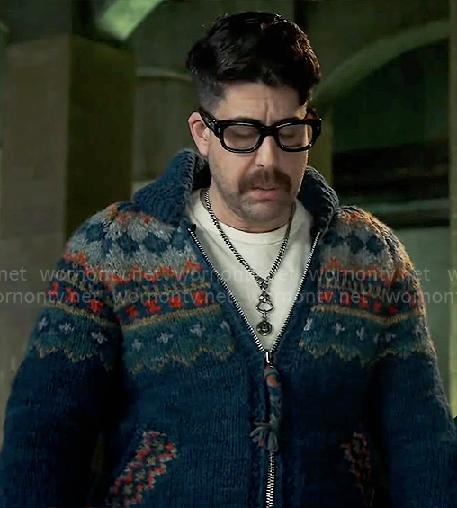 Harry’s blue fair isle cardigan on The Equalizer