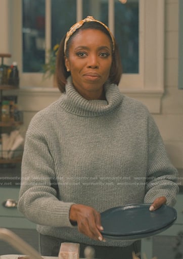 Helen’s grey ribbed turtleneck sweater on Sweet Magnolias