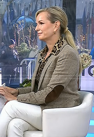Dr. Jennifer Ashton’s leopard shirt and brown herringbone blazer on Today