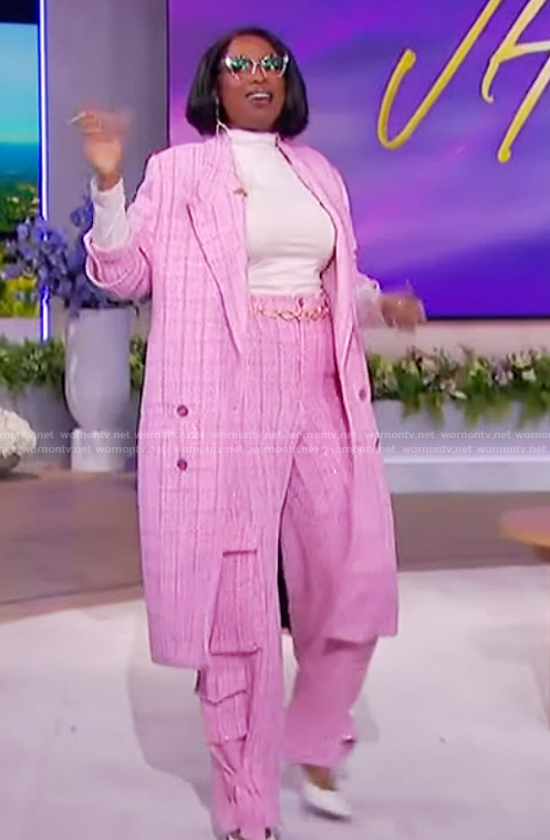 Jennifer’s pink tweed cargo pants and coat on The Jennifer Hudson Show