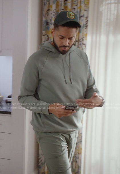 Jordan’s gray hoodie on All American