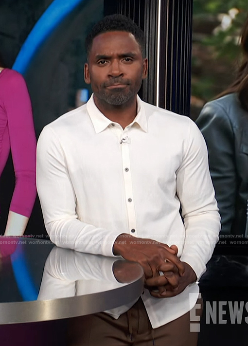 Justin’s white button down shirt on E! News