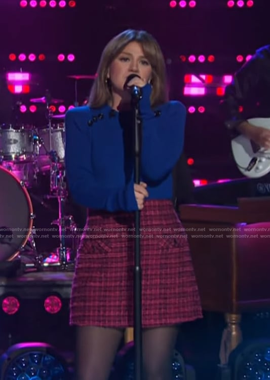Kelly’s pink tweed mini skirt on The Kelly Clarkson Show