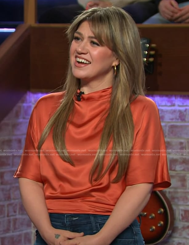 Kelly’s orange satin top on The Kelly Clarkson Show