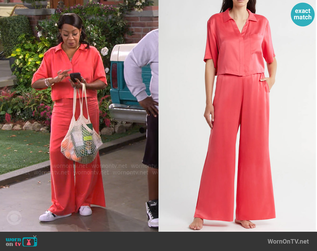 Lunya Washable Silk High Rise Pant Set in Rapturous Flamingo worn by Tina Butler (Tichina Arnold) on The Neighborhood