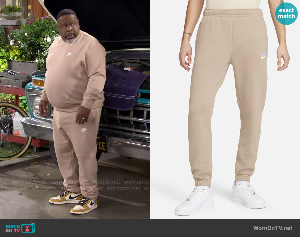 Nike Sportswear Club Fleece worn by Calvin (Cedric The Entertainer) on The Neighborhood