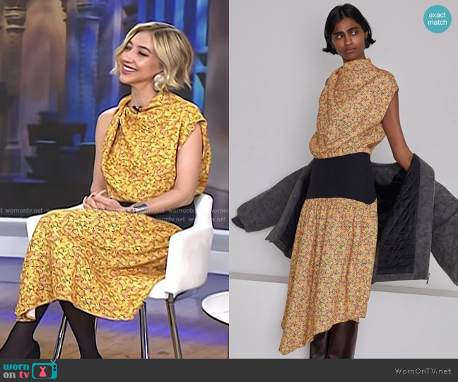 Nomia FW 2024 Collection worn by Heidi Gardner on Today