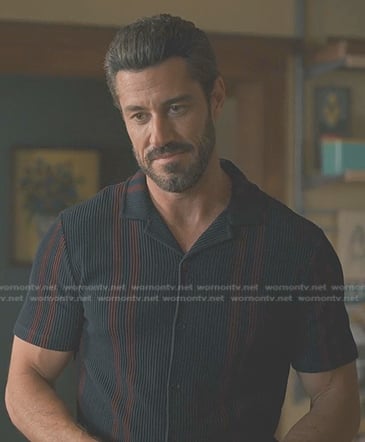 Ronnie’s navy ribbed striped shirt on Sweet Magnolias