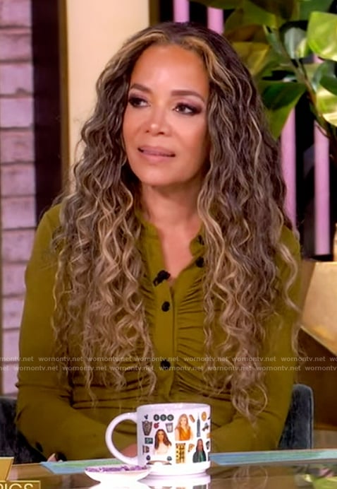 Sunny’s green ruched shirtdress on The View