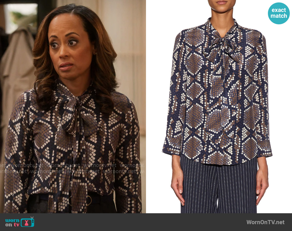 Marc Jacobs Pussy-bow snake-print silk-crepe blouse worn by Ivy Reed (Essence Atkins) on Poppas House