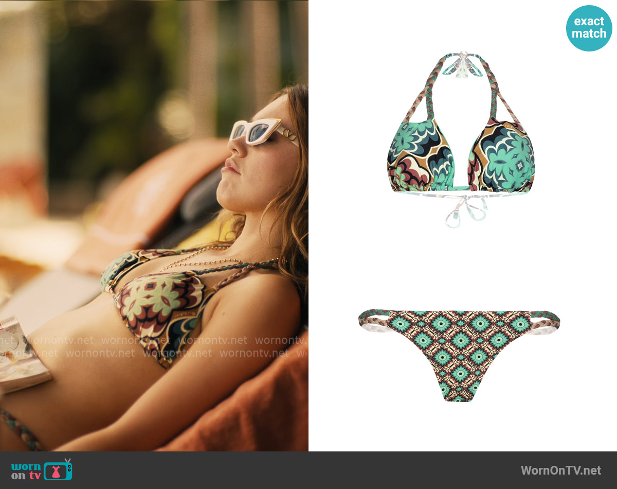 Miss Bikini Triangle bikini with lurex braids worn by Chelsea (Aimee Lou Wood) on The White Lotus