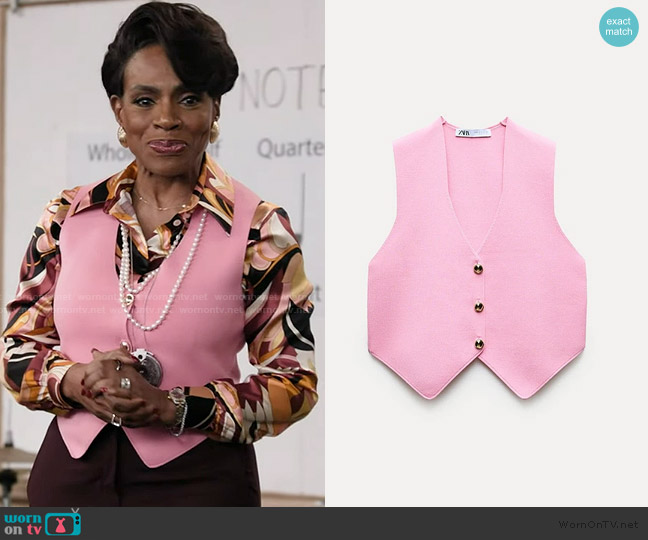 Zara Plain Knit Short Vest worn by Barbara Howard (Sheryl Lee Ralph) on Abbott Elementary