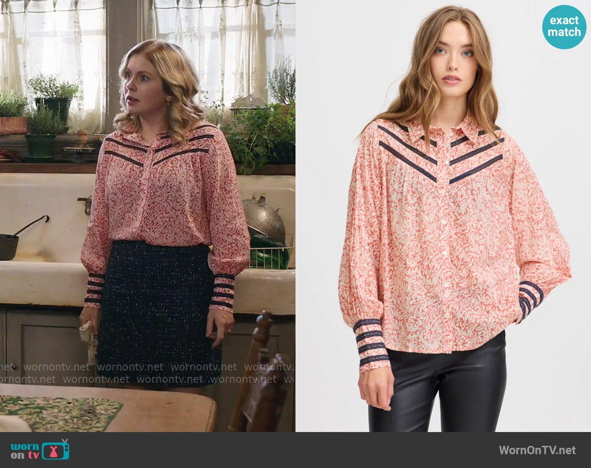 Atelier Reve Aura Shirt-Flower Paisley Print worn by Sam (Rose McIver) on Ghosts