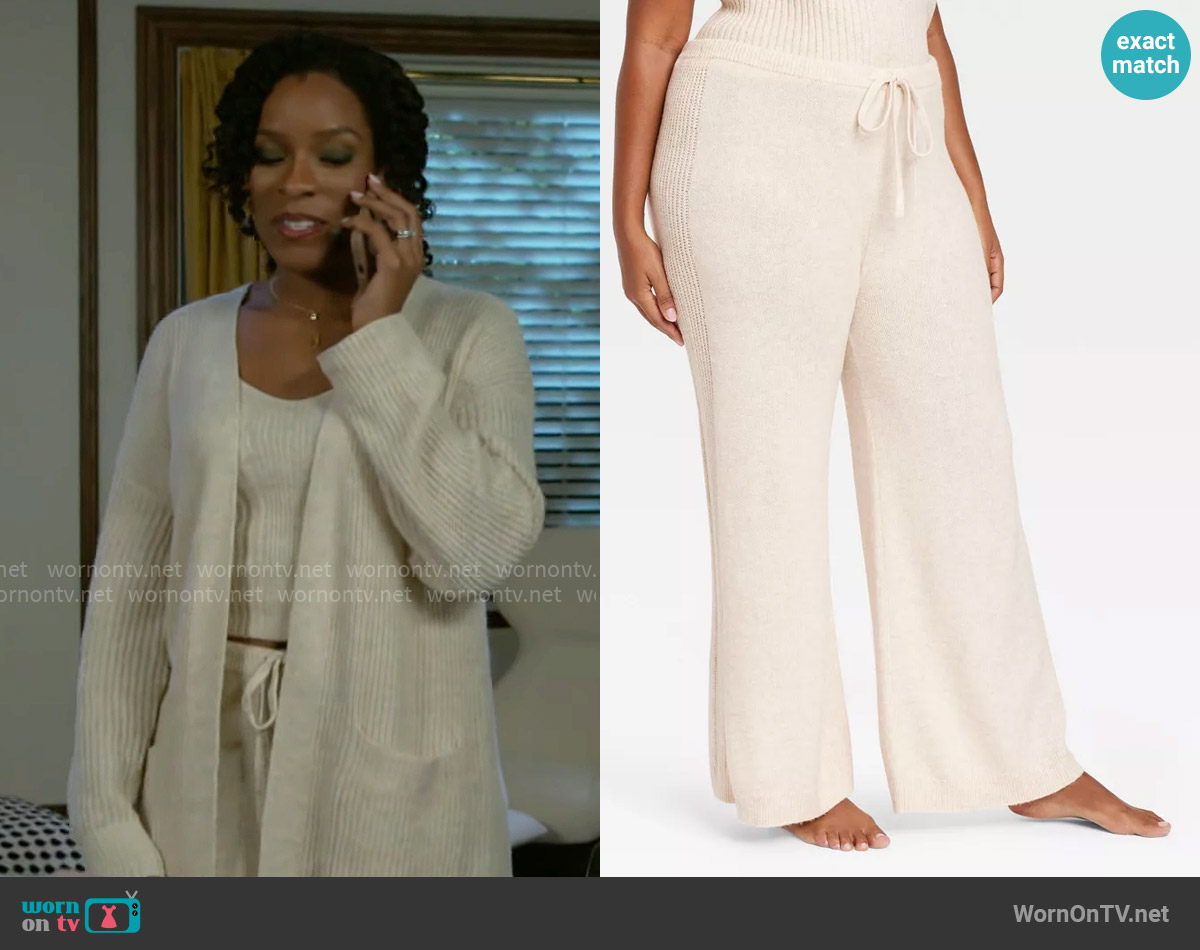 Auden Sweater Wide-Leg Pajama Pants in Oatmeal worn by Naomi Hamilton Hawthorne (Arielle Prepetit) on Beyond the Gates