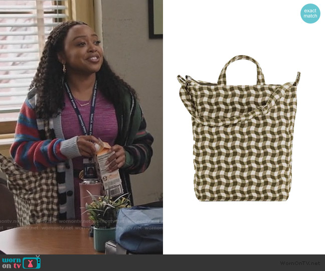 WornOnTV: Janine's printed tote bag on Abbott Elementary Quinta