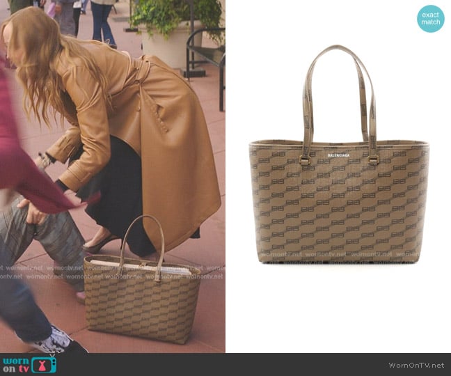 Balenciaga Monogram Tote Bag worn by Teddy Altman (Kim Raver) on Greys Anatomy
