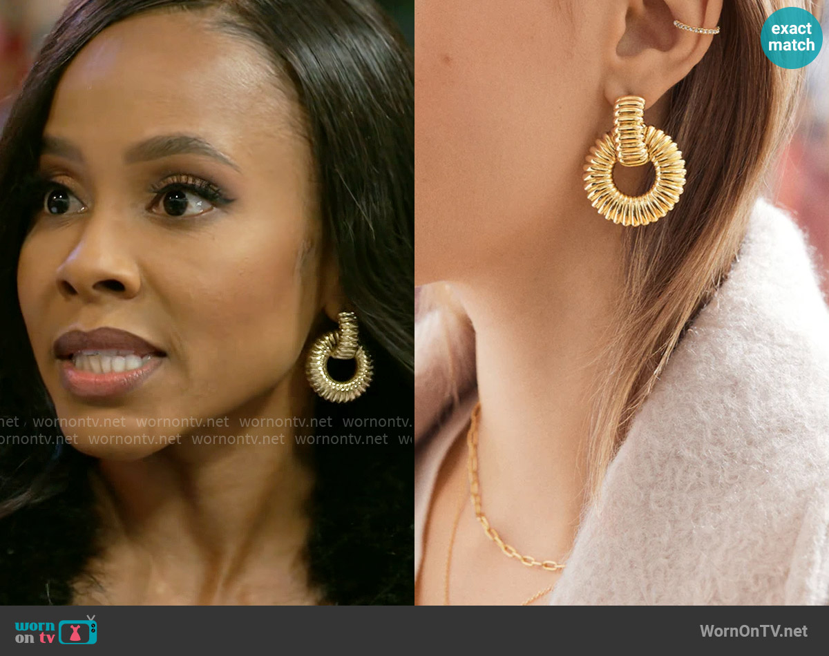 Baublebar Marigold Earrings worn by Hayley Lawson (Marquita Goings) on Beyond the Gates
