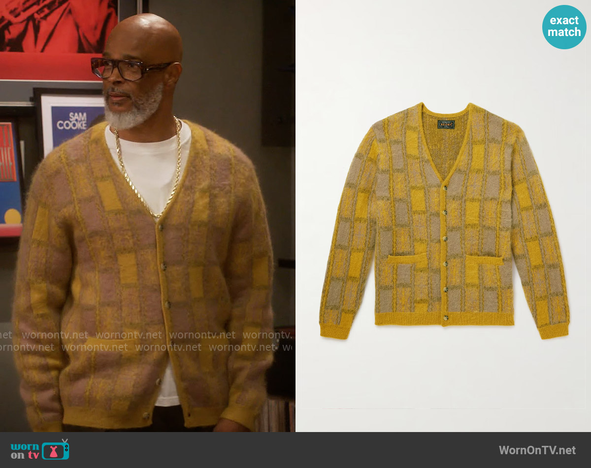 Beams Plus Brushed Checked Jacquard Cardigan worn by Poppa (Damon Wayans) on Poppas House