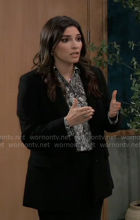 Brook Lynn’s printed button down shirt and black tweed blazer on General Hospital