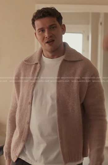 Buck’s pink cardigan on 9-1-1