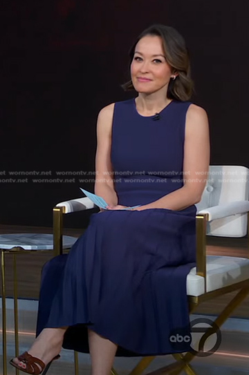 Eva’s navy sleeveless pleated dress on Good Morning America