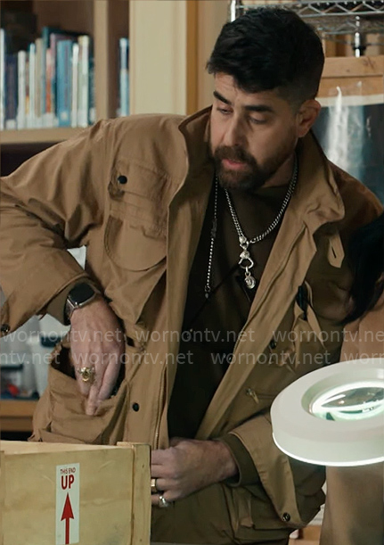 Harry’s beige utility jacket on The Equalizer