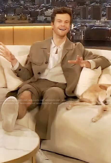 Jack Quaid’s khaki jacket and pants on The Drew Barrymore Show