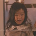 Jee-Yun’s grey floral collared sweatshirt on 9-1-1