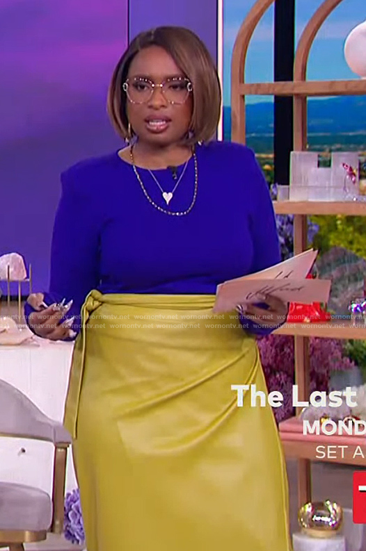 Jennifer’s mustard leather skirt on The Jennifer Hudson Show