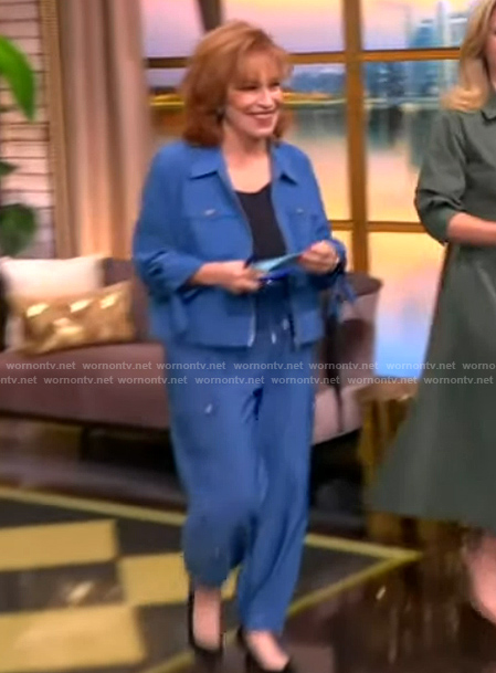 Joy’s blue tie sleeve jacket and cargo pants on Sherri