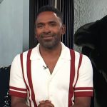 Justin’s white striped shirt on E! News