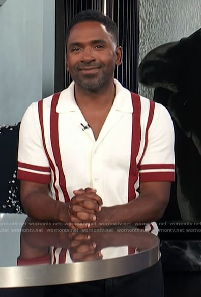Justin’s white striped shirt on E! News