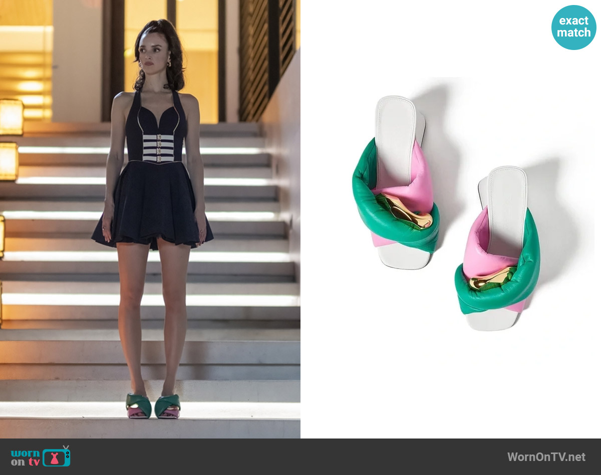 JW Anderson Chain Link Heel Mule worn by Chloe (Charlotte Le Bon) on The White Lotus