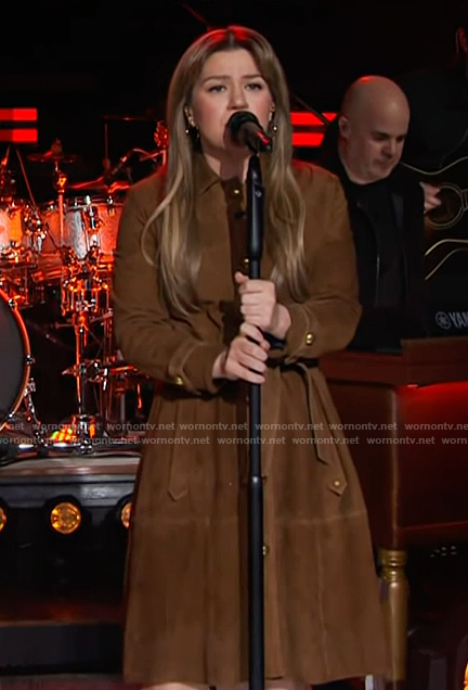 Kelly’s brown suede coat on The Kelly Clarkson Show