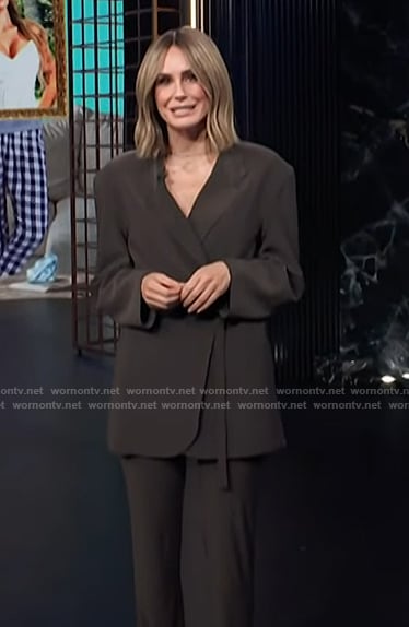 Keltie’s brown blazer on E! News