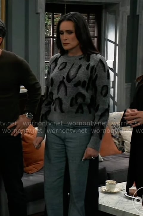 Lois’s grey leopard print sweater on General Hospital