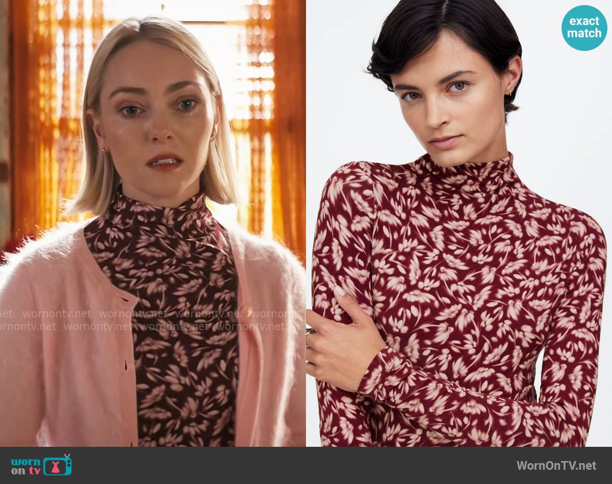 Madewell Long-Sleeve Mockneck Tee in Floral in Bordeaux worn by Alice (AnnaSophia Robb) on Grosse Pointe Garden Society