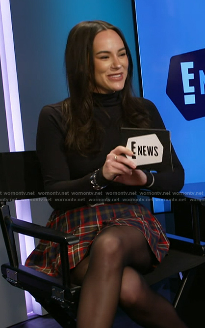 Emily Curl’s plaid mini skirt on E! News