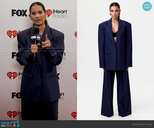 Naked Wardrobe Suiting Relaxed Boyfriend Blazer in Navy worn by Rocsi Diaz on Good Morning America