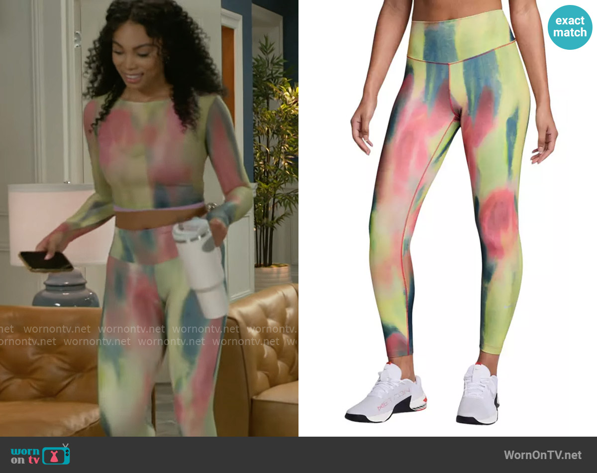 Nike Artist Collection High-Waisted 7/8 Leggings in Aster Pink worn by Chelsea Hamilton (RhonniRose Mantilla) on Beyond the Gates