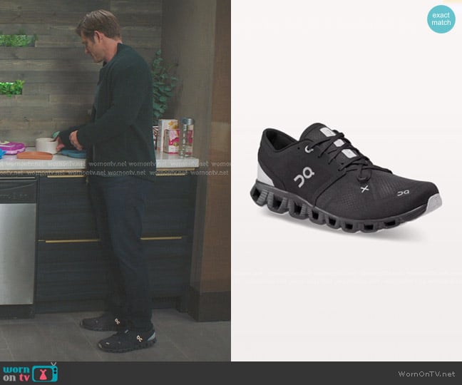 On Cloud X 3 Training Shoe in Black worn by Atticus Lincoln (Chris Carmack) on Greys Anatomy